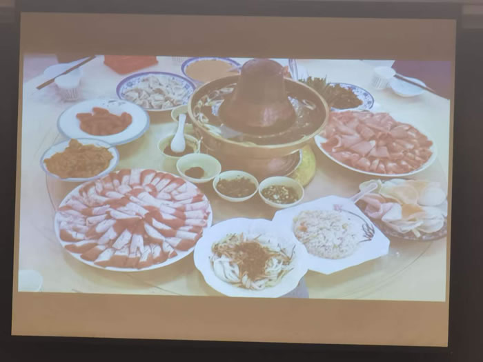 綿陽(yáng)中旅行假日旅行社舉行胡楊林、南疆專(zhuān)列推薦會(huì )